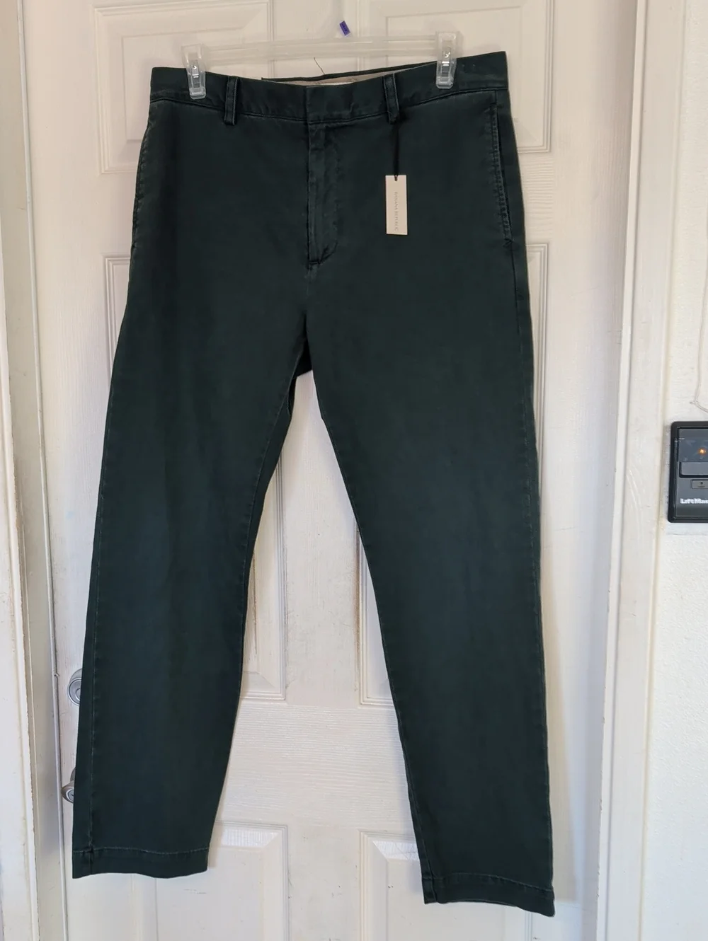 NWT Banana Republic Men's Green Italian Stretch Chino straight fit 34 X 32 New